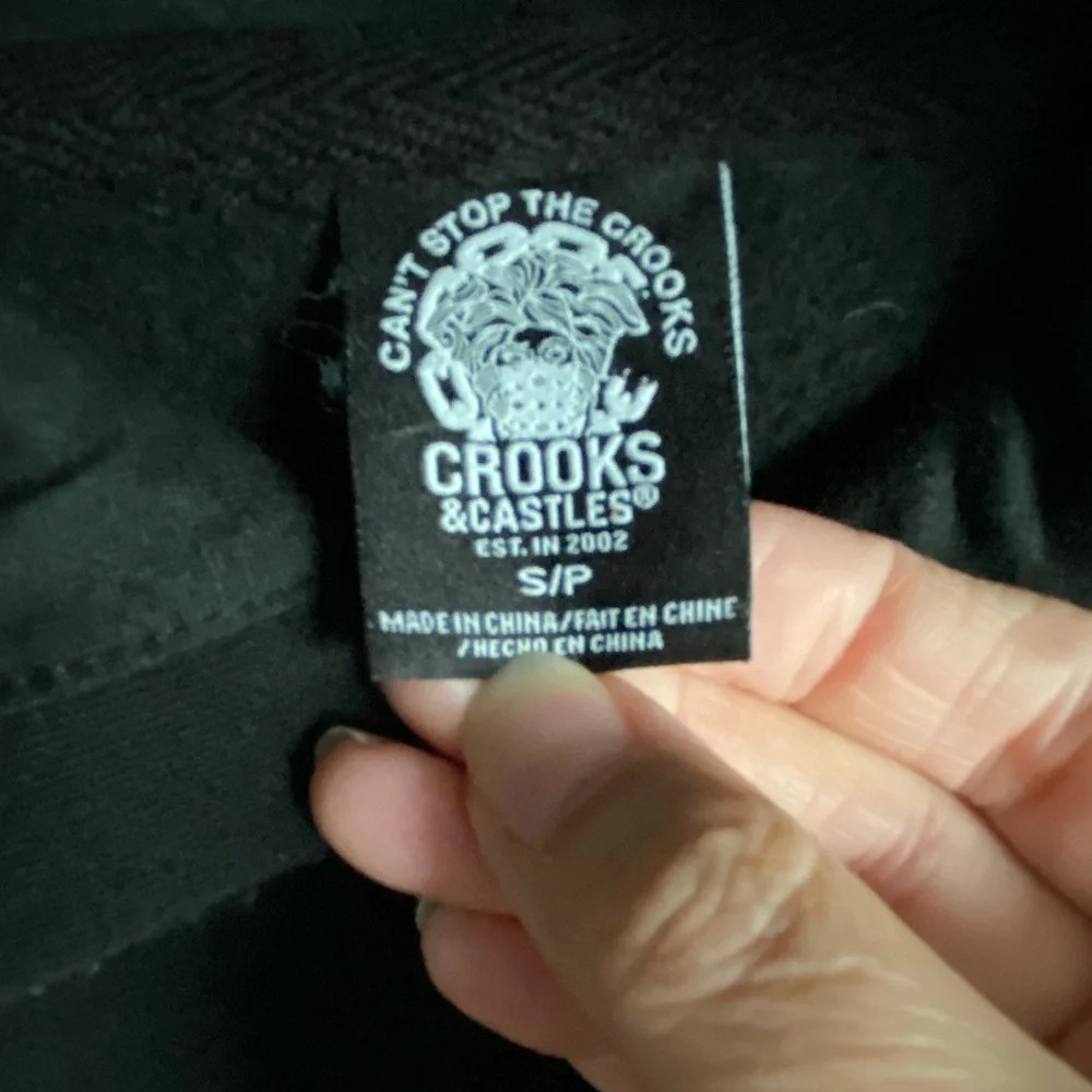 CROOKS & CASTLES Black Logo Hoodie Kangaroo Pocket Sweatshirt Sz Small - Picture 4 of 10